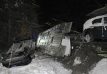 Nehoda kamionu, převážejícího nová vozidla. Foto PČR