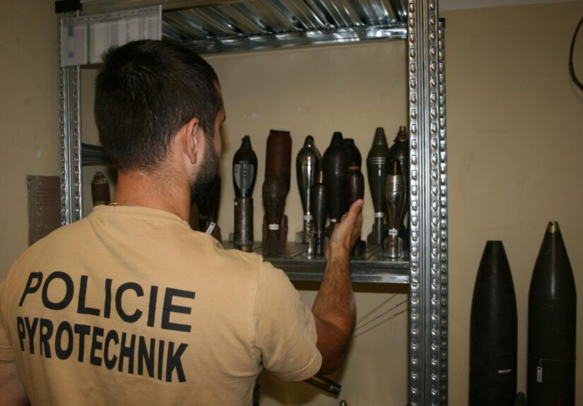 pyrotechnik_policie_ilustrace